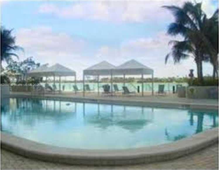 Small Image of 1035 WEST AVE #302, Miami Beach Number 5