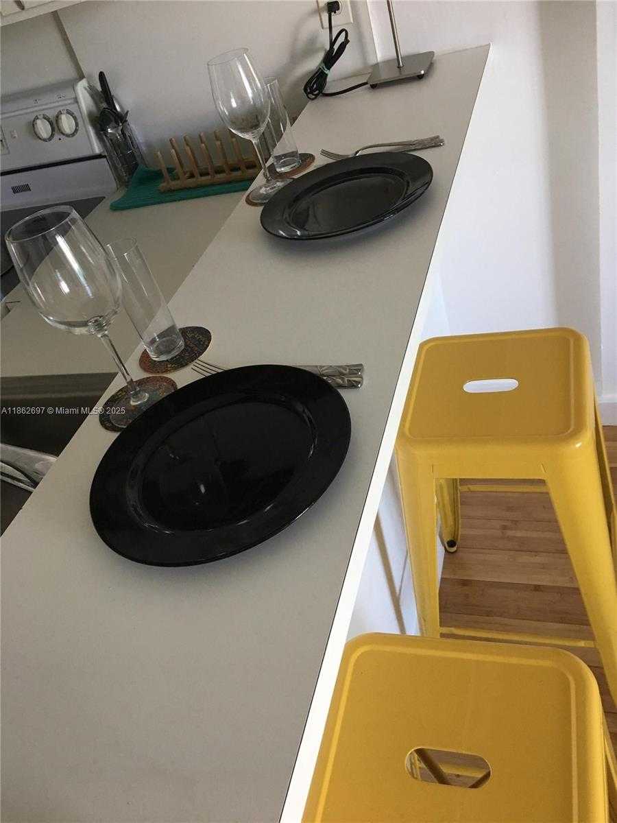 Small Image of 1035 WEST AVE #302, Miami Beach Number 8