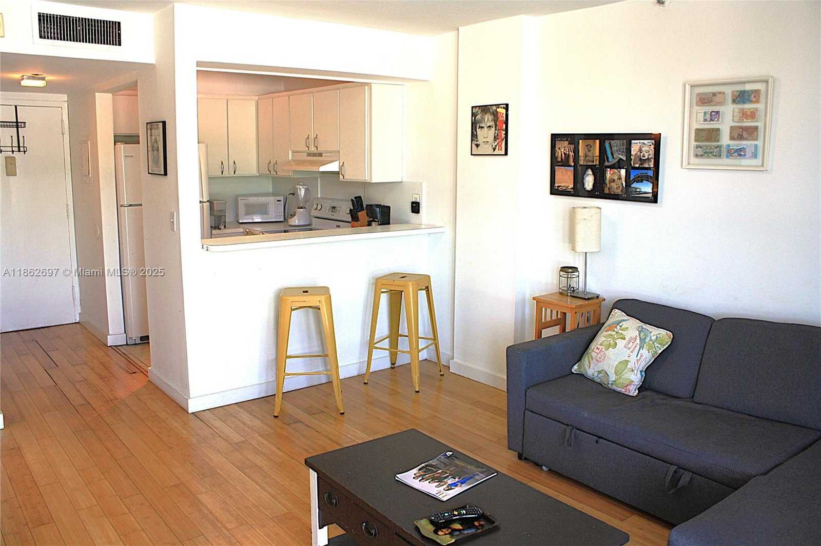 Small Image of 1035 WEST AVE #302, Miami Beach Number 9