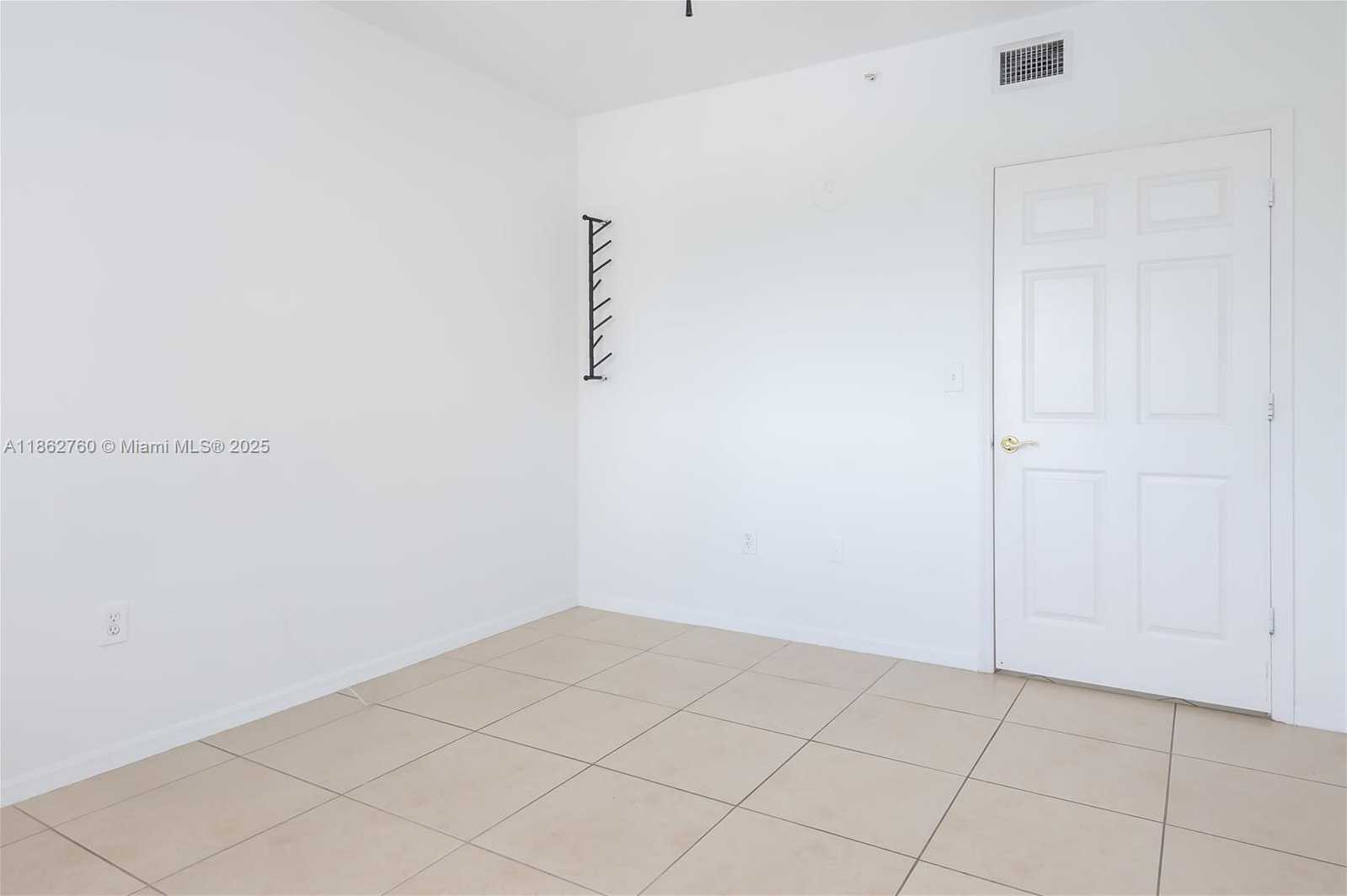Small Image of 3500 CORAL WAY #702, Miami Number 15
