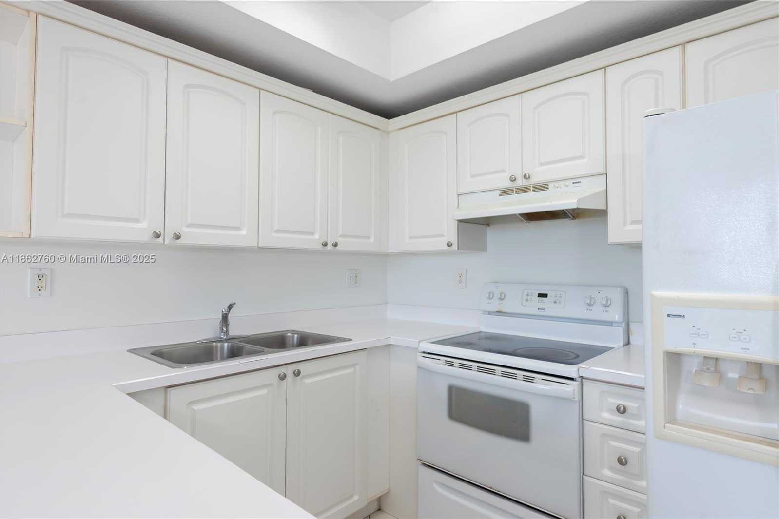 Small Image of 3500 CORAL WAY #702, Miami Number 6