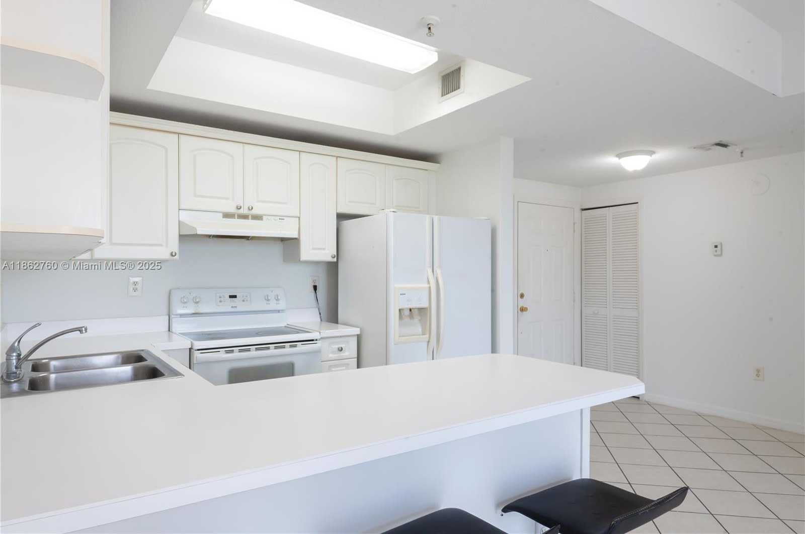 Small Image of 3500 CORAL WAY #702, Miami Number 8