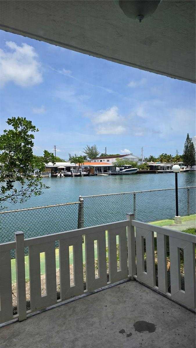 Small Image of 7900 TATUM WATERWAY DR #106, Miami Beach Number 18