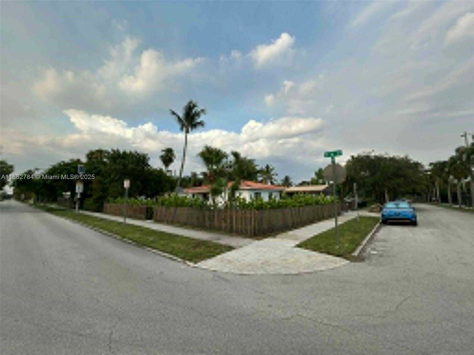 Small Image of 523 SOUTH 16TH AVE, Hollywood Number 2
