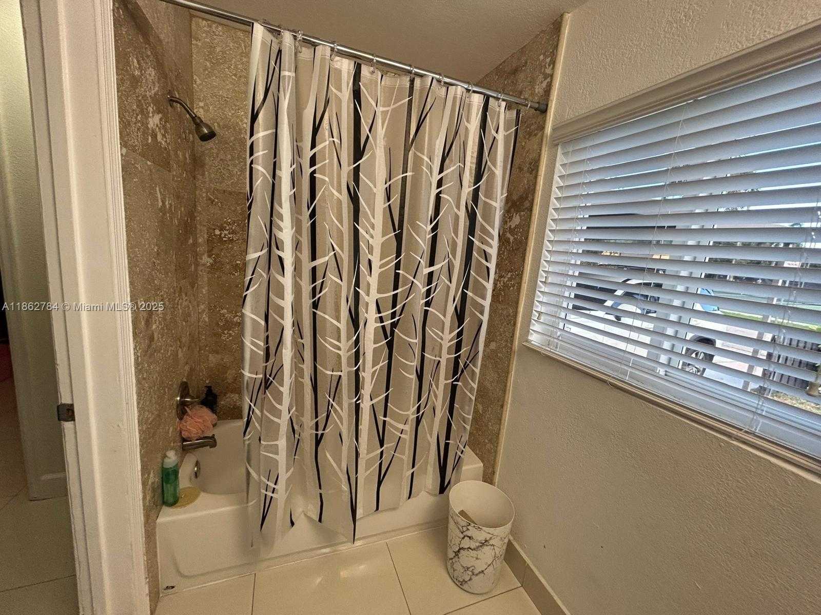 Small Image of 523 SOUTH 16TH AVE, Hollywood Number 34