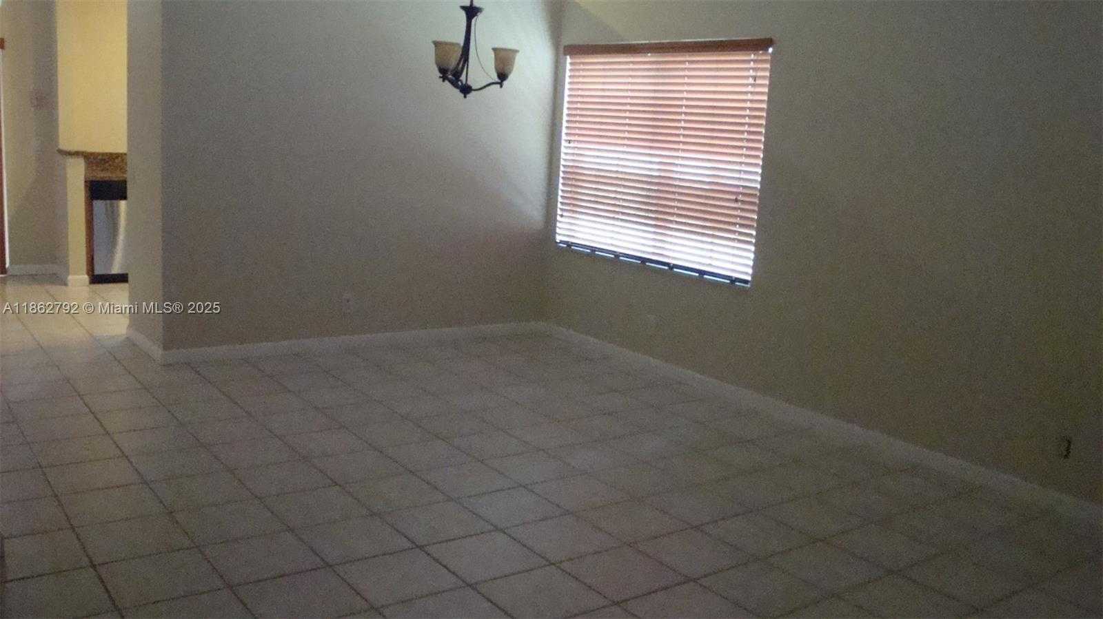 Small Image of 4302 FOXTAIL LN #4302, Weston Number 13