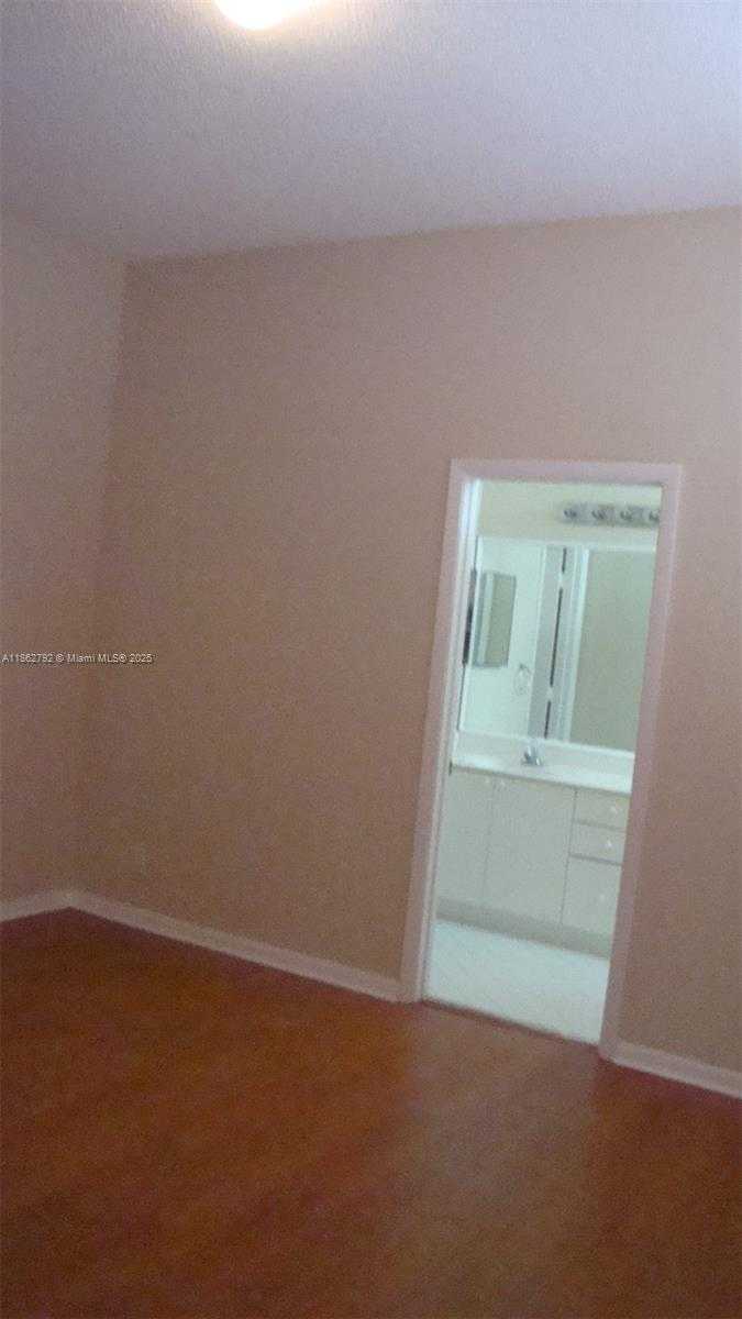 Small Image of 4302 FOXTAIL LN #4302, Weston Number 7