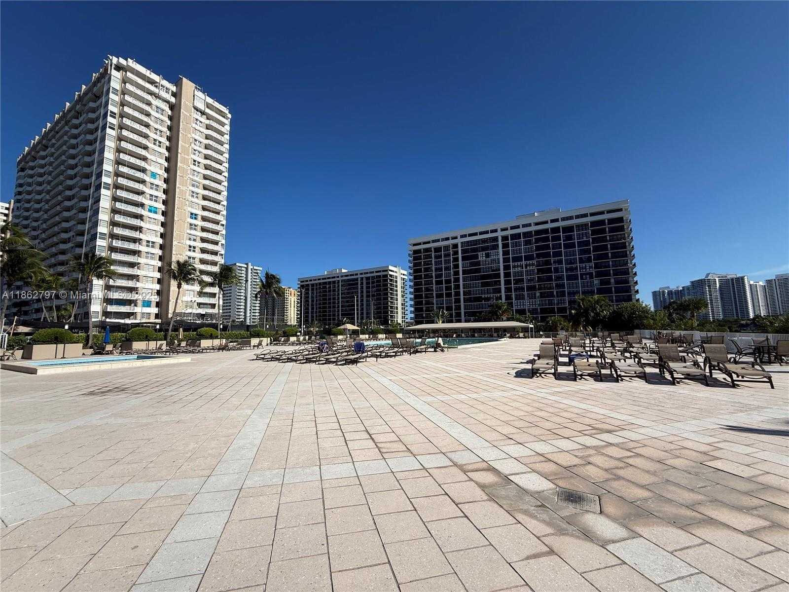 Small Image of 1965 SOUTH OCEAN DR #LD, Hallandale Beach Number 19