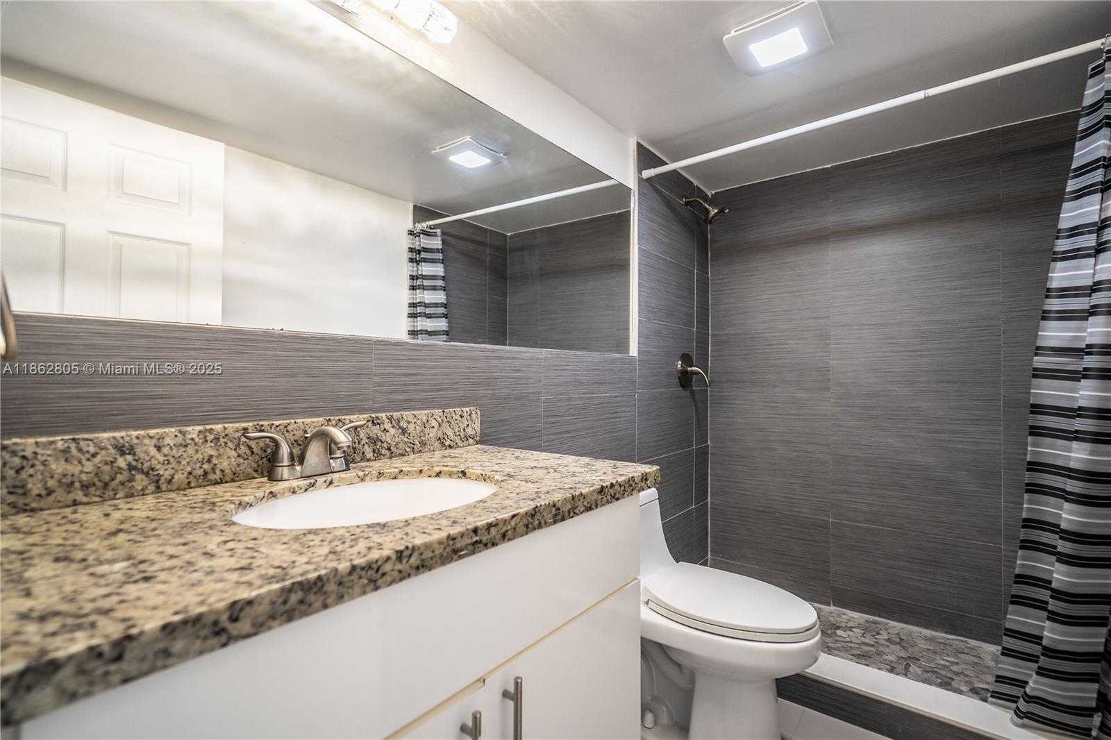 Small Image of 1986 BIARRITZ DR #304, Miami Beach Number 15