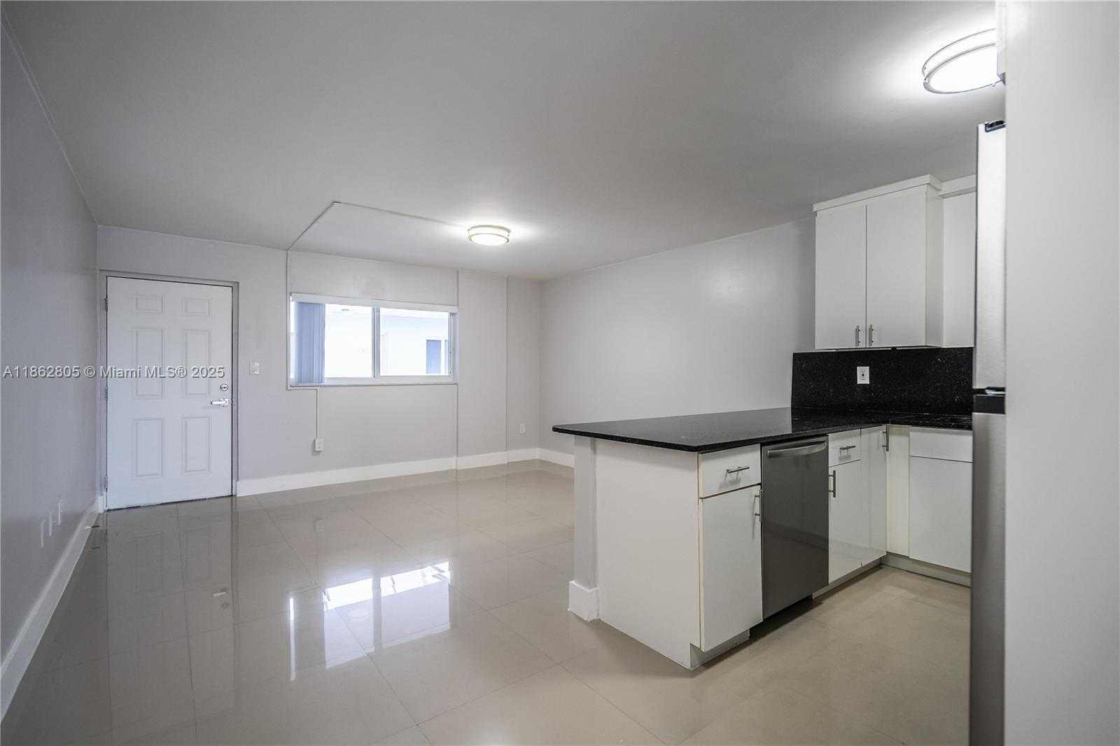 Small Image of 1986 BIARRITZ DR #304, Miami Beach Number 7