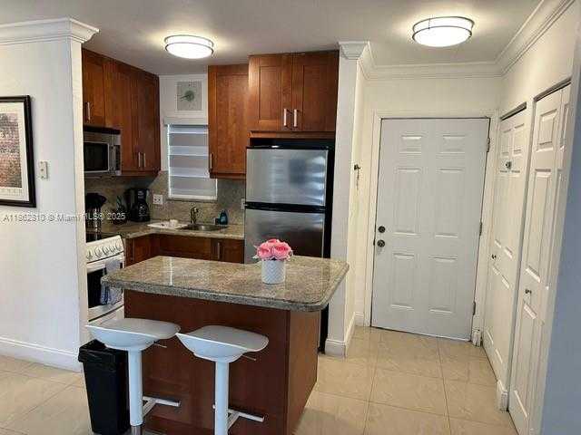 Small Image of 251 172ND ST #302, Sunny Isles Beach Number 3