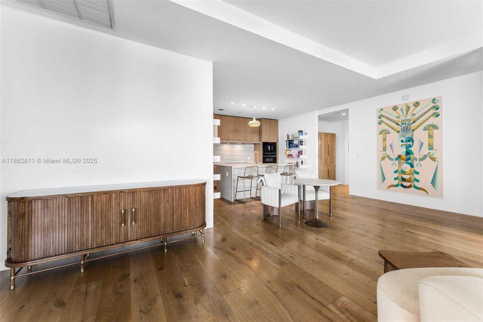 Small Image of 8701 COLLINS AVE #606, Miami Beach Number 4