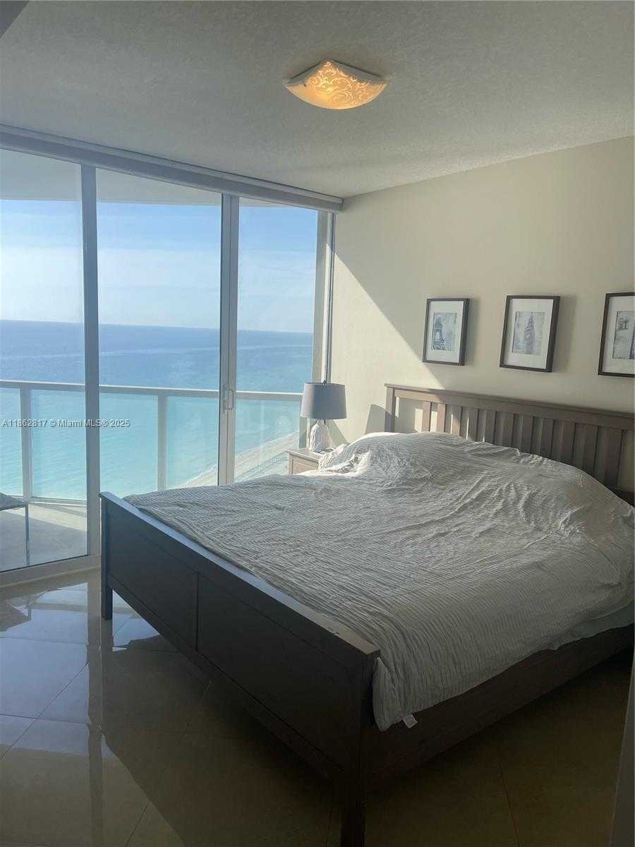 Small Image of Sunny Isles Beach Number 11