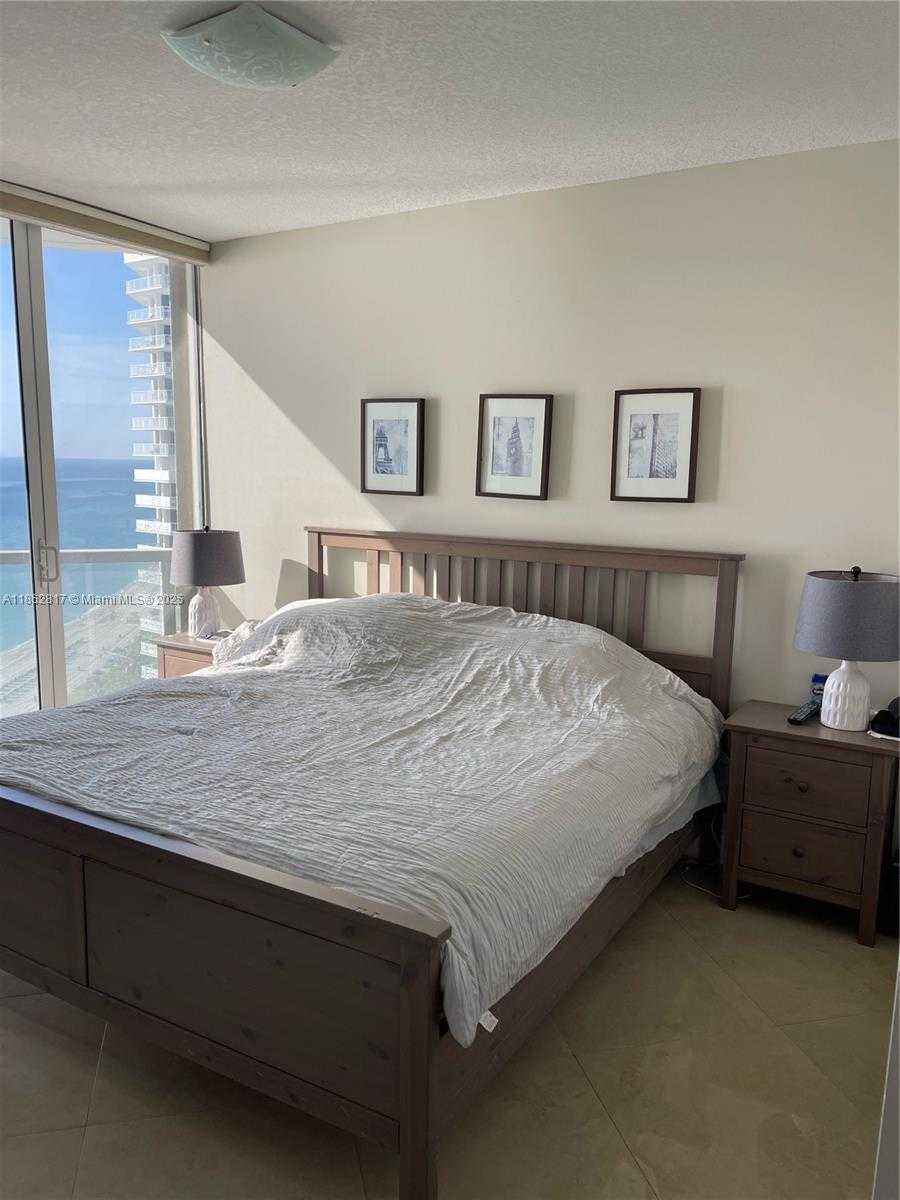 Small Image of Sunny Isles Beach Number 12