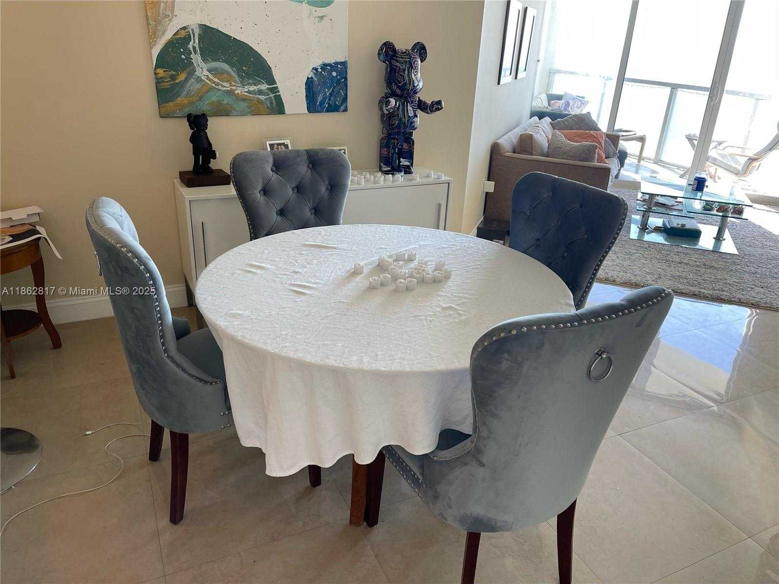 Small Image of Sunny Isles Beach Number 9