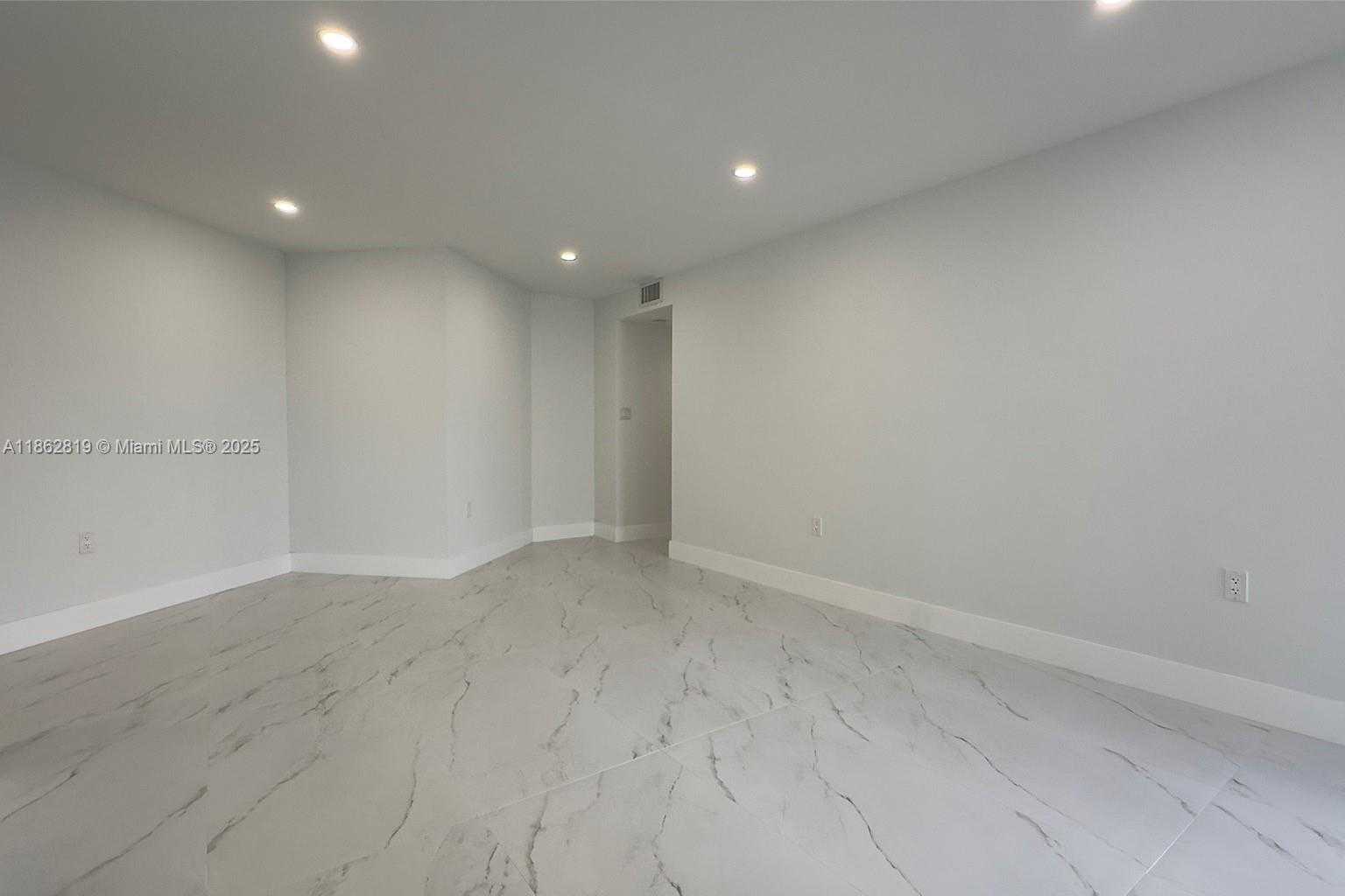 Small Image of 18181 NORTH EAST 31ST CT #505, Aventura Number 14