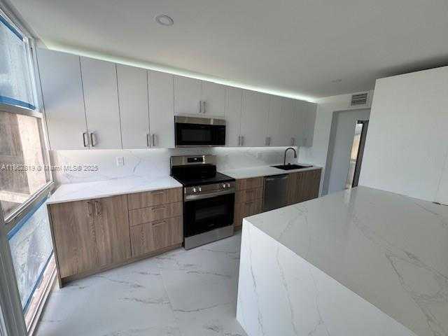 Small Image of 18181 NORTH EAST 31ST CT #505, Aventura Number 4