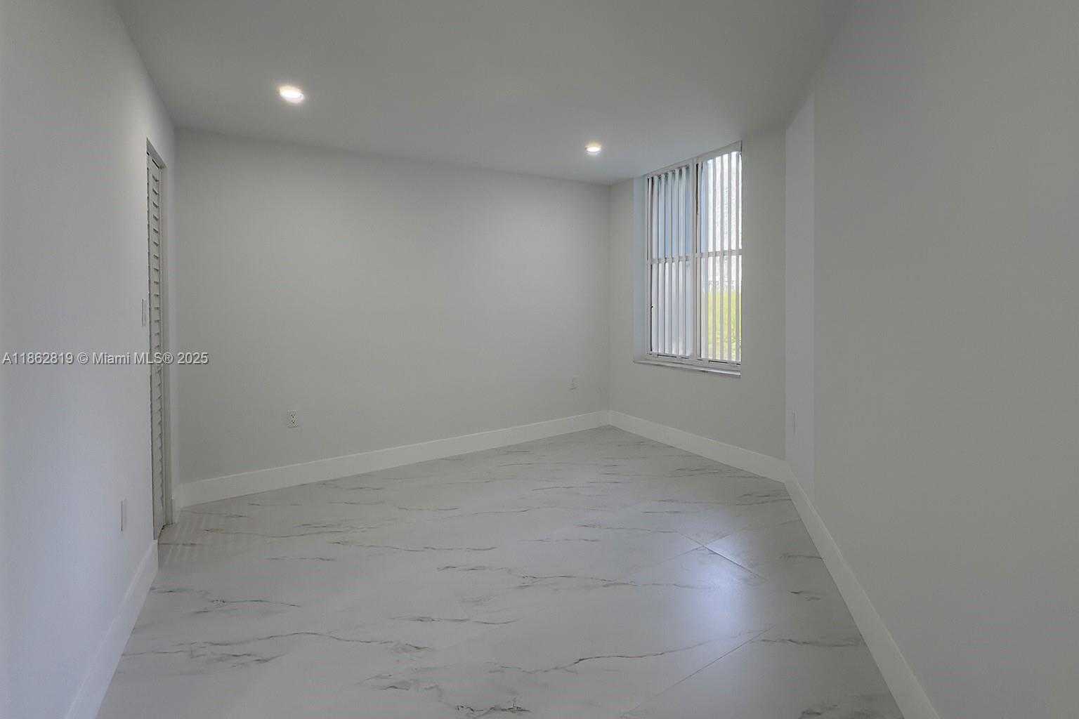 Small Image of 18181 NORTH EAST 31ST CT #505, Aventura Number 9