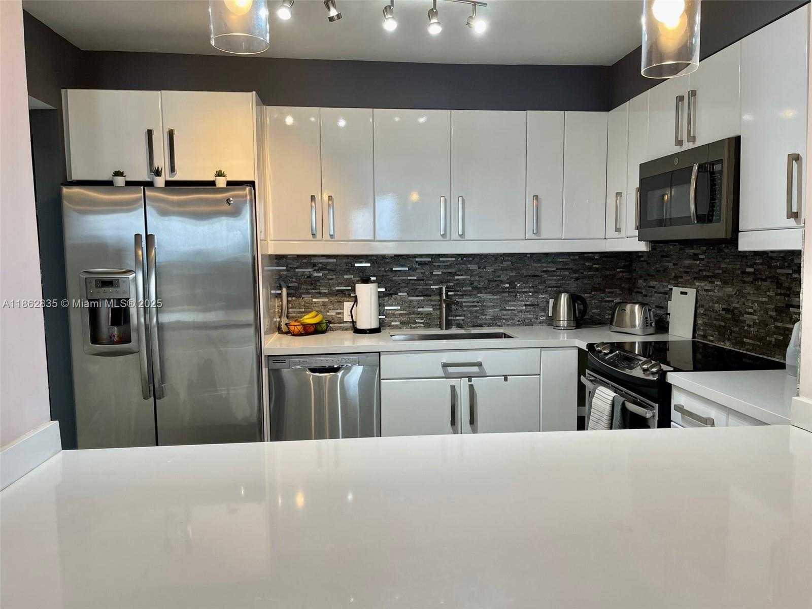 Small Image of 20281 EAST COUNTRY CLUB DR #2405, Aventura Number 12
