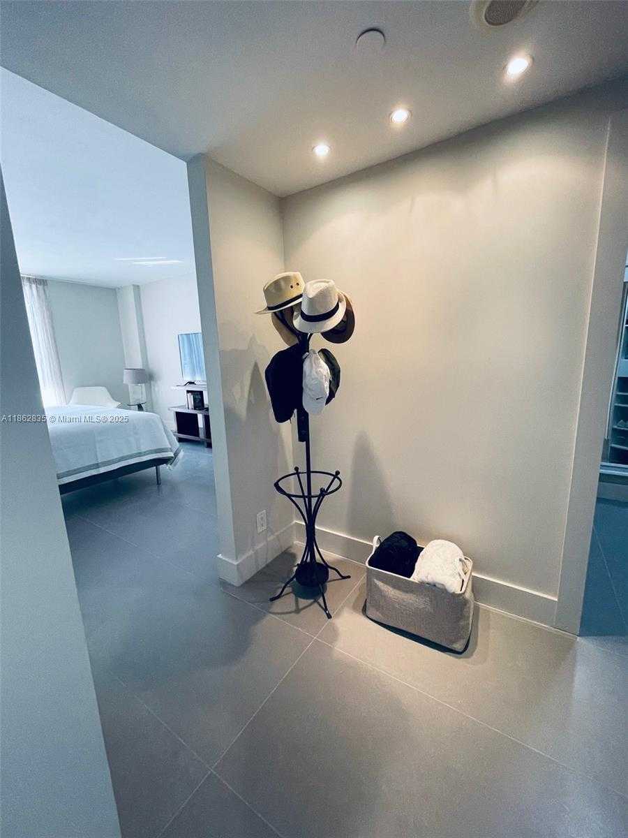 Small Image of 20281 EAST COUNTRY CLUB DR #2405, Aventura Number 18