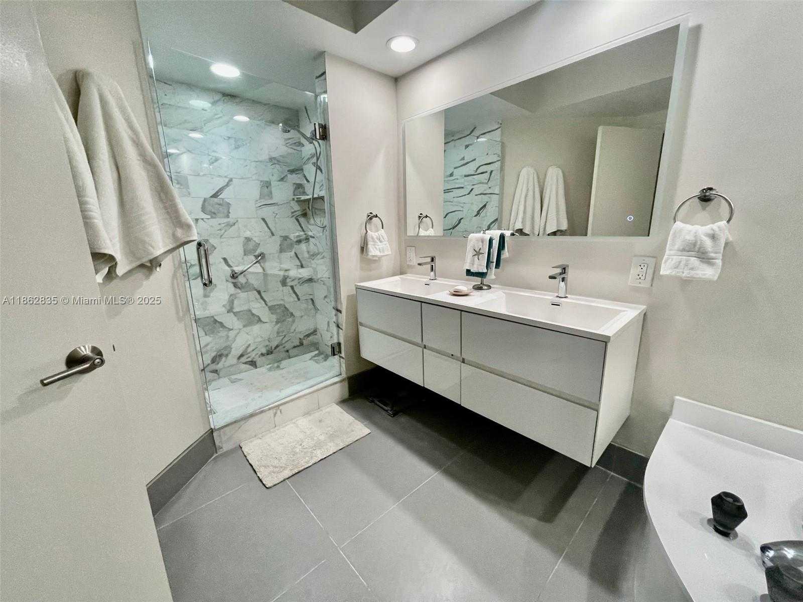 Small Image of 20281 EAST COUNTRY CLUB DR #2405, Aventura Number 22
