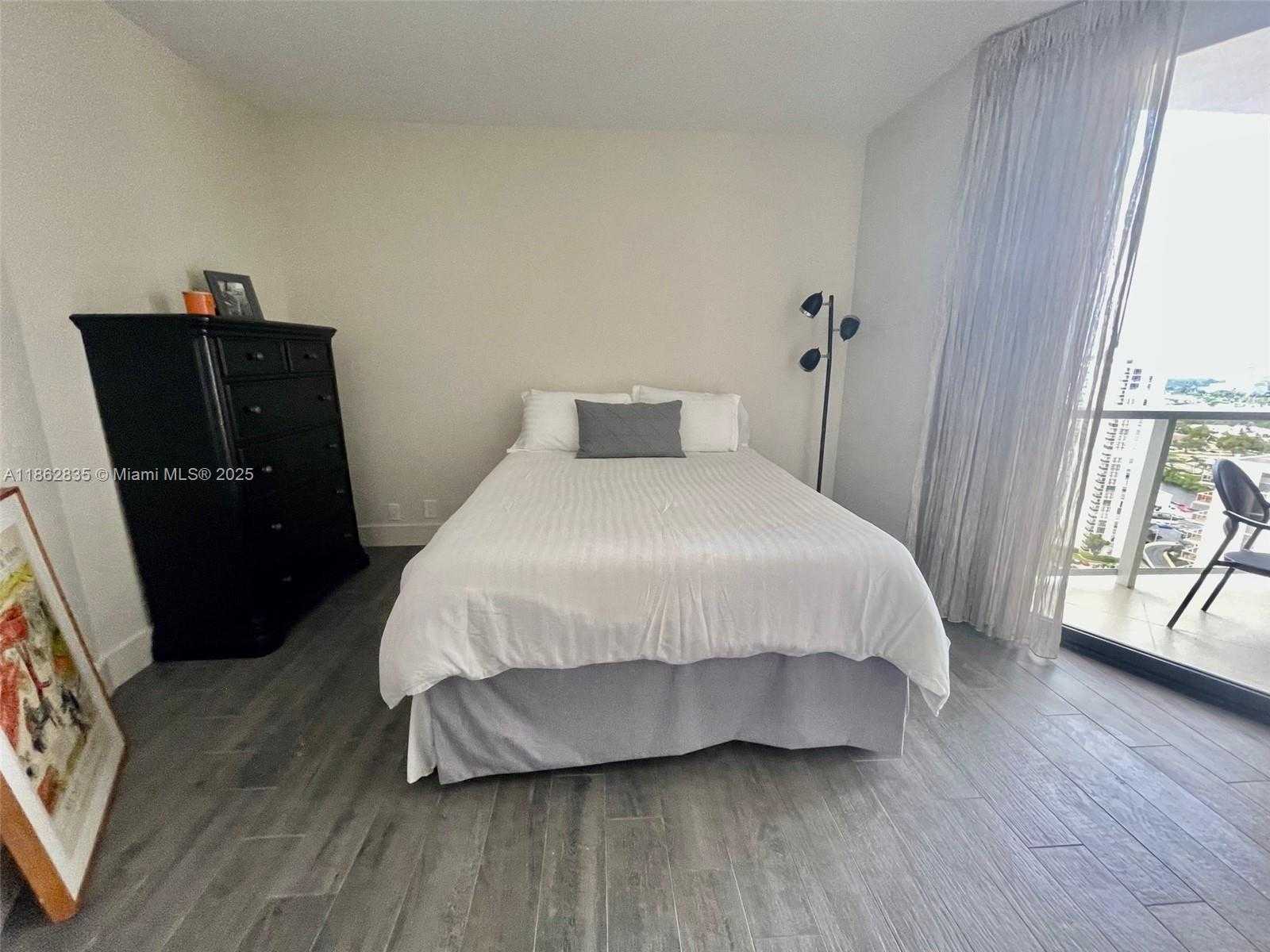 Small Image of 20281 EAST COUNTRY CLUB DR #2405, Aventura Number 26