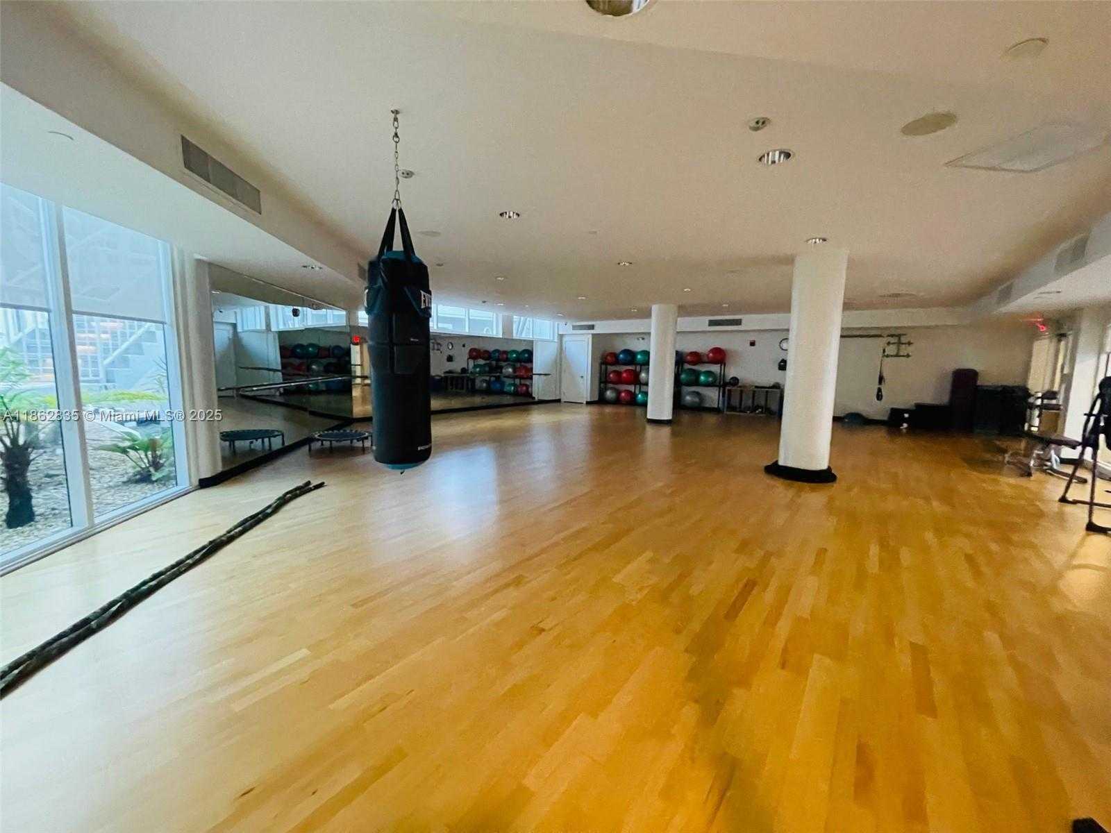 Small Image of 20281 EAST COUNTRY CLUB DR #2405, Aventura Number 57