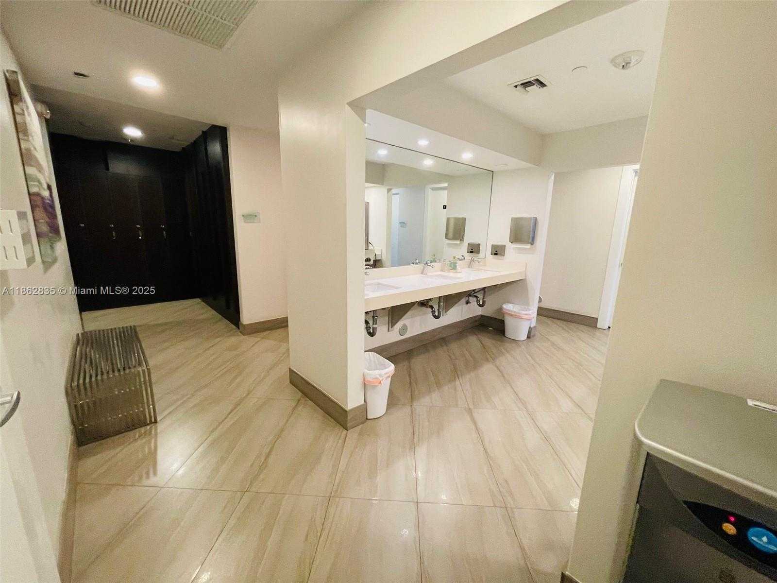 Small Image of 20281 EAST COUNTRY CLUB DR #2405, Aventura Number 64
