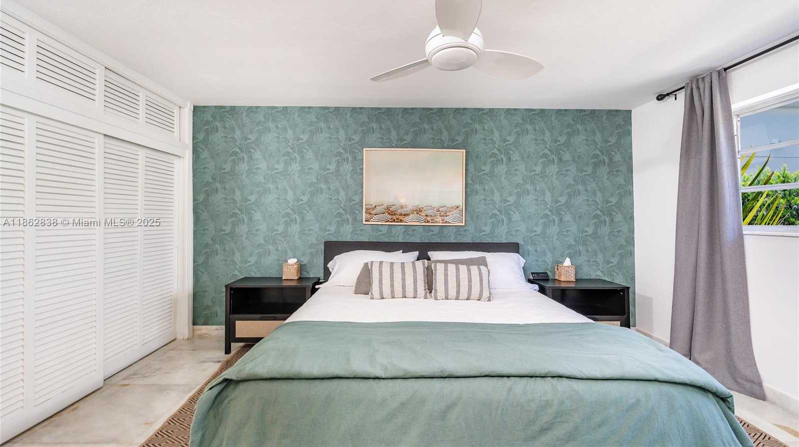 Small Image of 195 SUNRISE DR #1, Key Biscayne Number 2