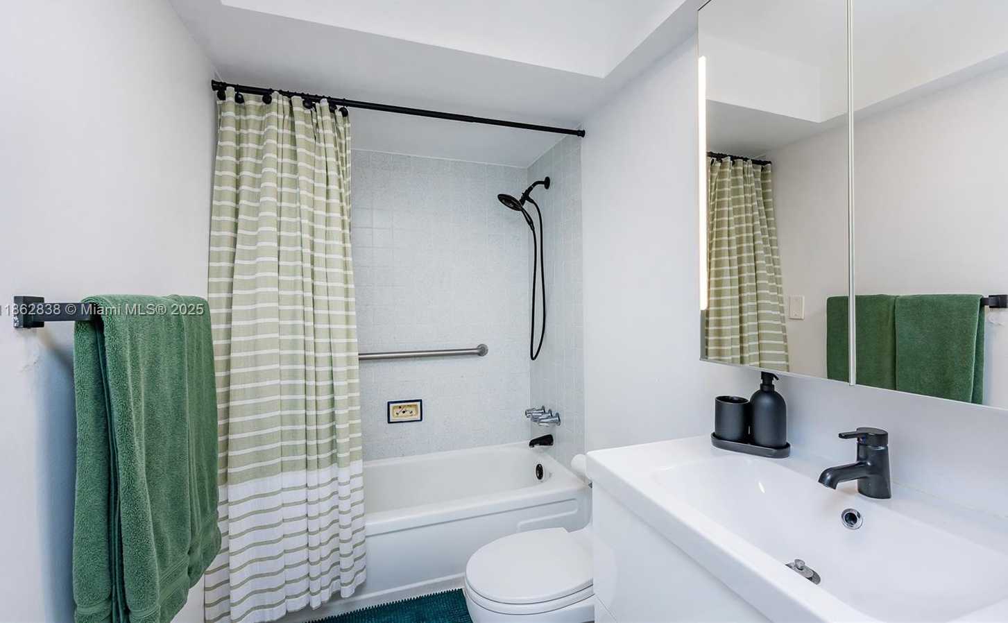 Small Image of 195 SUNRISE DR #1, Key Biscayne Number 21