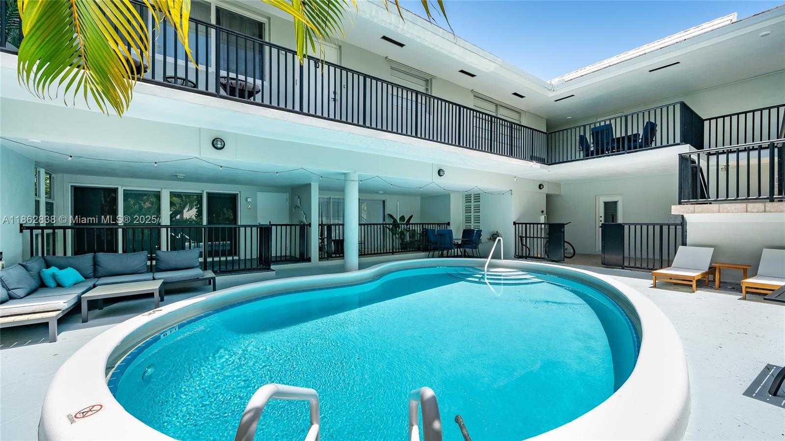 Small Image of 195 SUNRISE DR #1, Key Biscayne Number 7