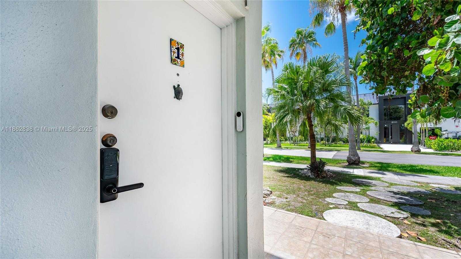Small Image of 195 SUNRISE DR #1, Key Biscayne Number 9