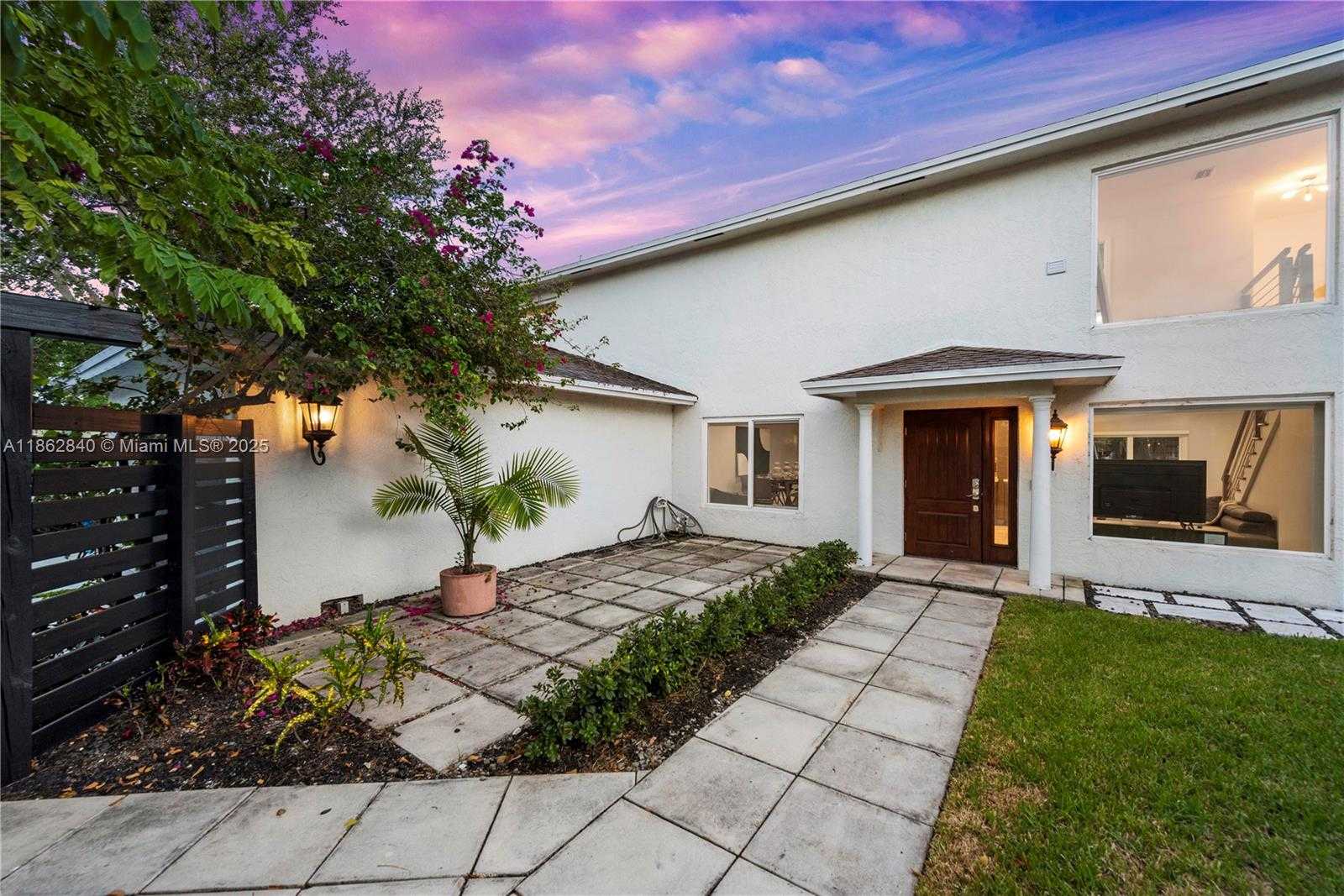 Small Image of 1617 SOUTH WEST 17TH AVE, Fort Lauderdale Number 4
