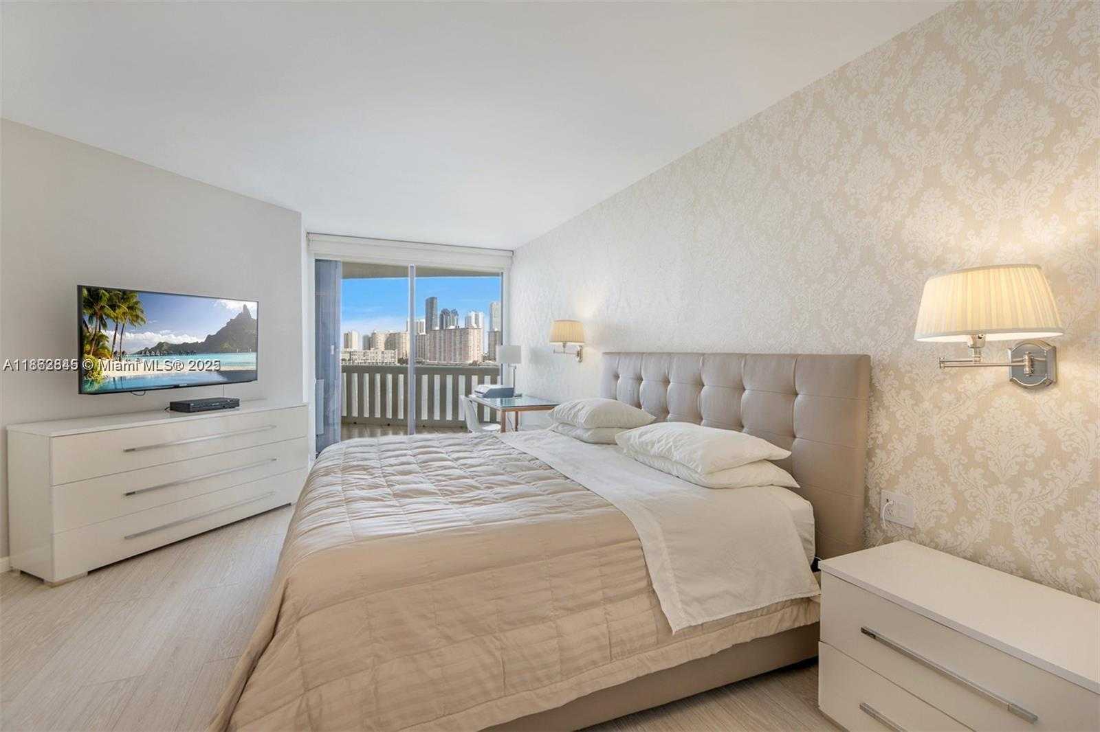 Small Image of 3000 EAST ISLAND BLVD #801, Aventura Number 14