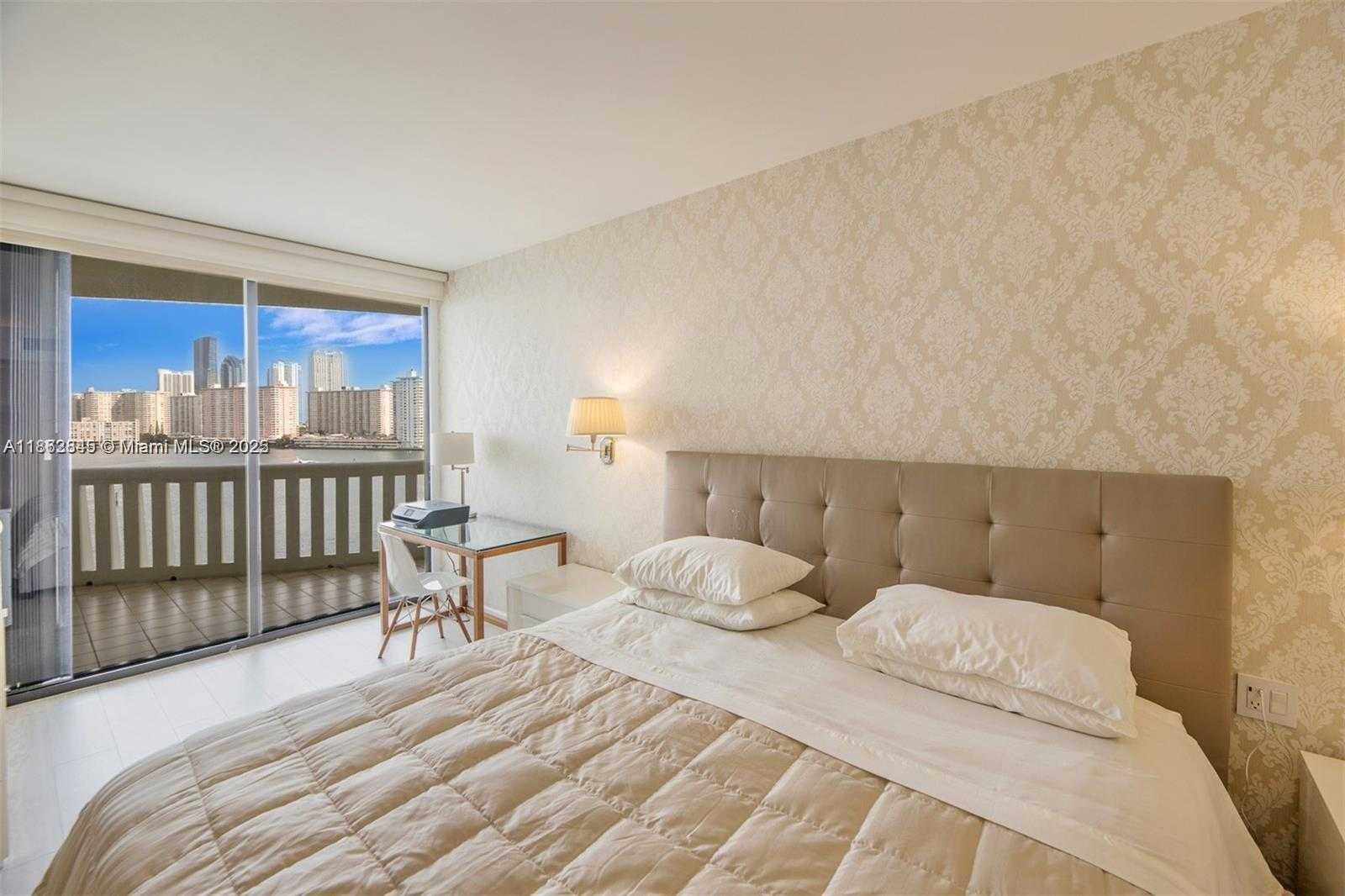Small Image of 3000 EAST ISLAND BLVD #801, Aventura Number 16