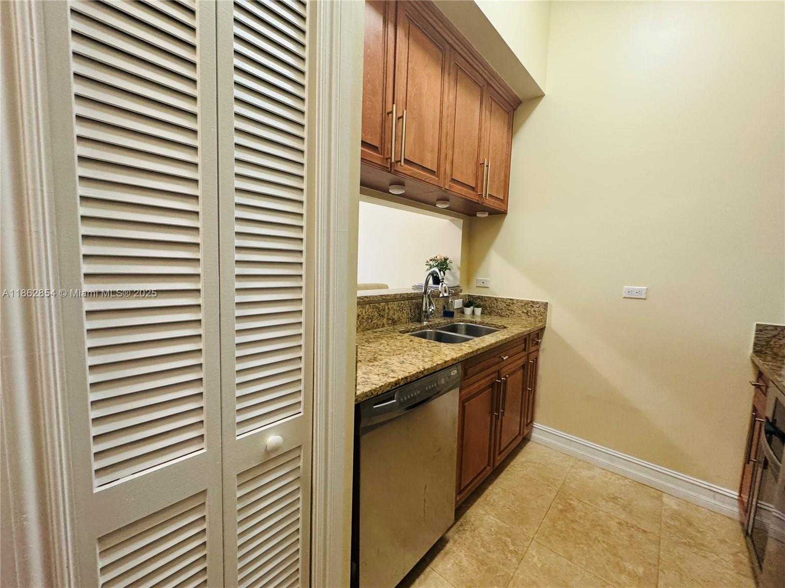 Small Image of 1805 PONCE DE LEON BLVD #526, Coral Gables Number 10