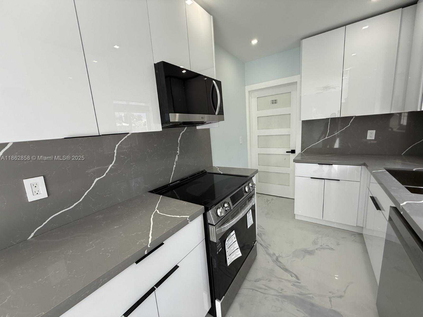 Small Image of 11805 SOUTH WEST 185TH ST, Miami Number 10