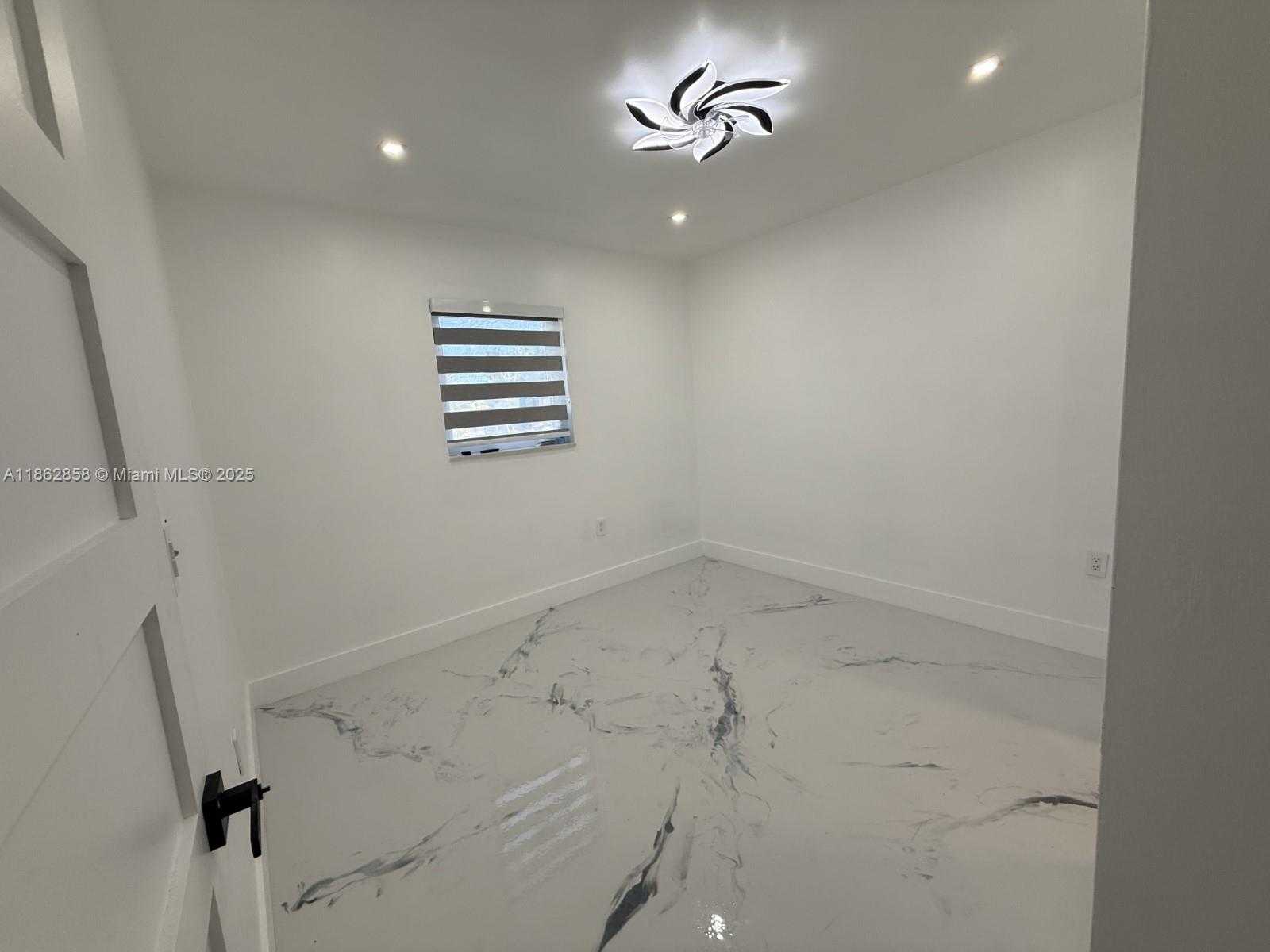 Small Image of 11805 SOUTH WEST 185TH ST, Miami Number 11