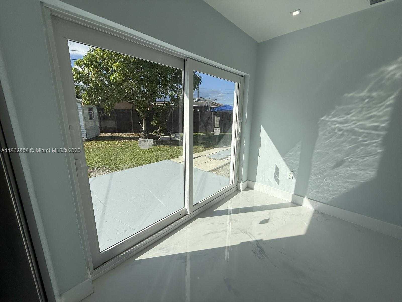 Small Image of 11805 SOUTH WEST 185TH ST, Miami Number 20