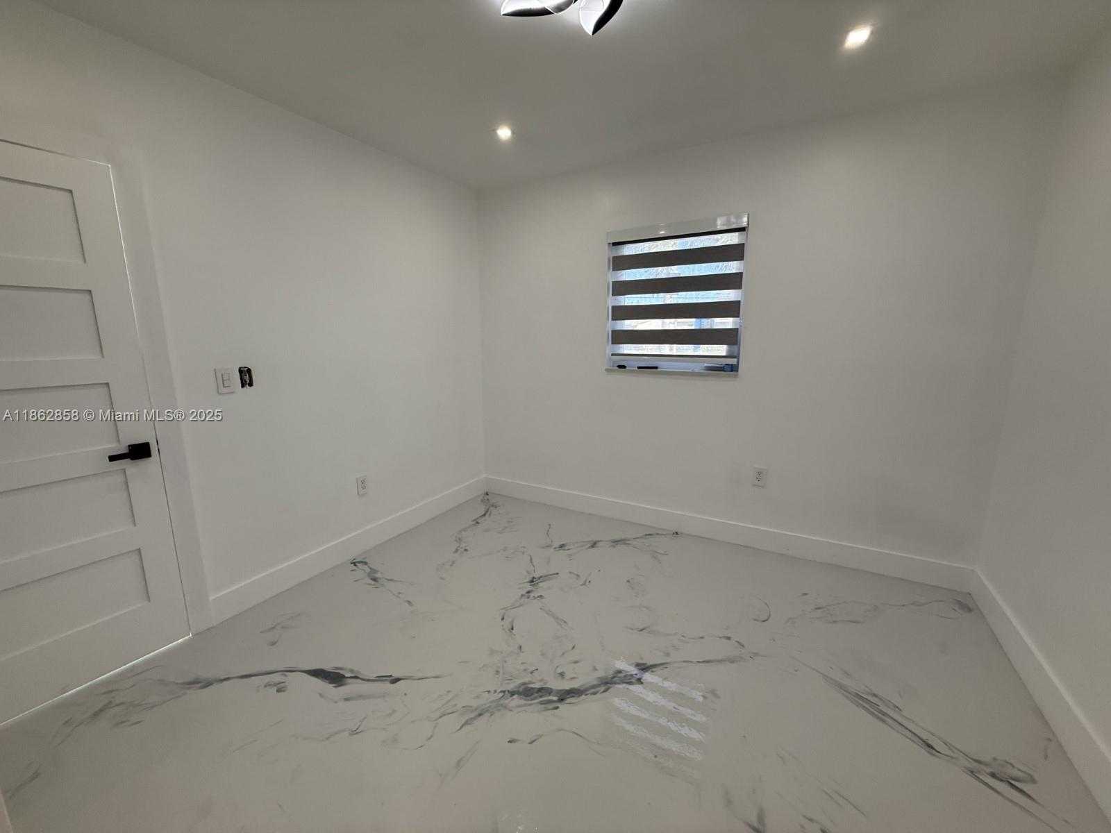 Small Image of 11805 SOUTH WEST 185TH ST, Miami Number 22