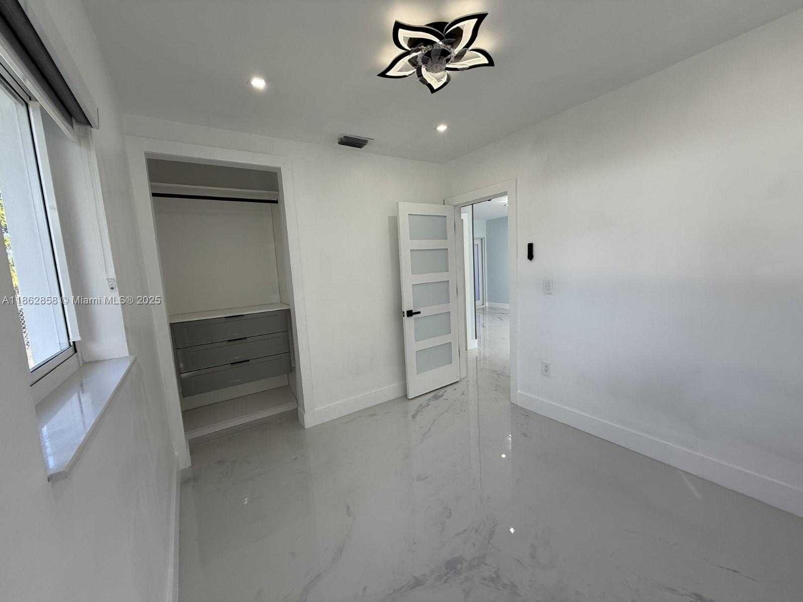 Small Image of 11805 SOUTH WEST 185TH ST, Miami Number 25