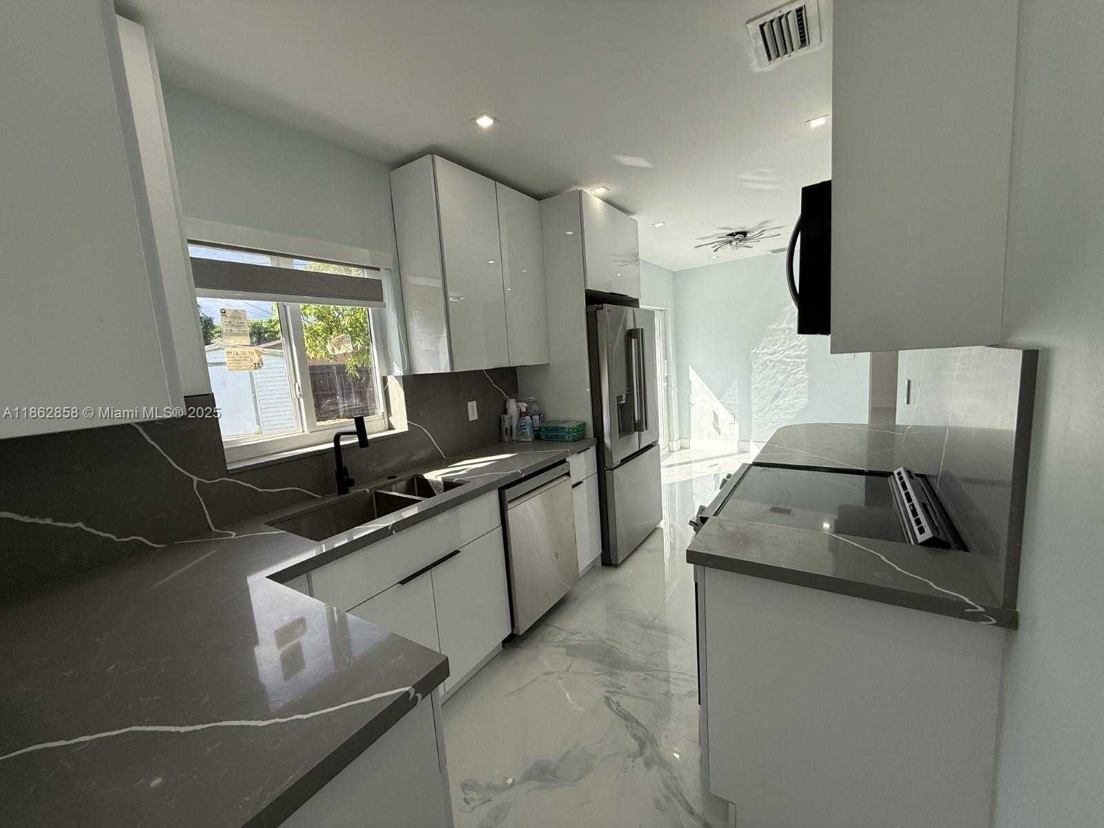 Small Image of 11805 SOUTH WEST 185TH ST, Miami Number 26