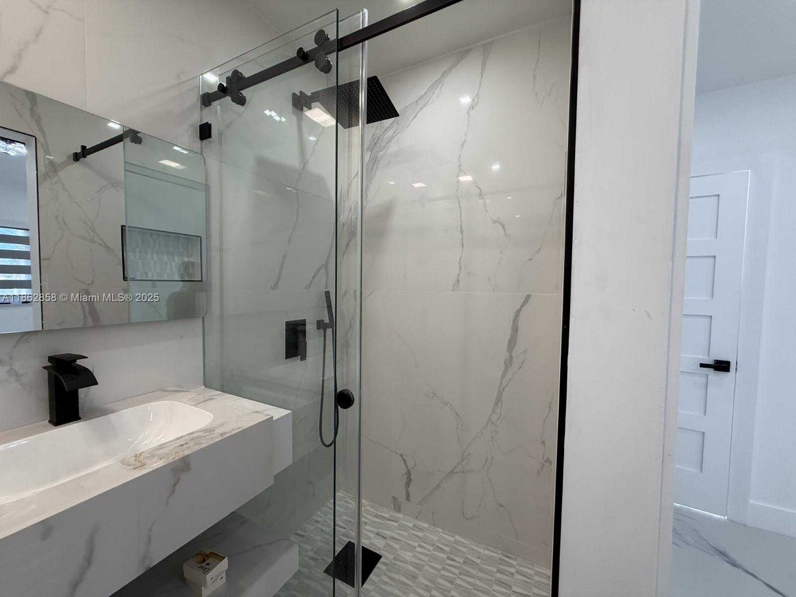 Small Image of 11805 SOUTH WEST 185TH ST, Miami Number 27