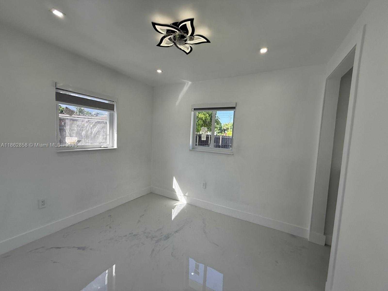 Small Image of 11805 SOUTH WEST 185TH ST, Miami Number 28