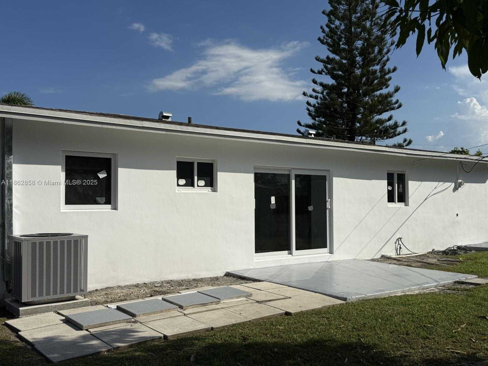Small Image of 11805 SOUTH WEST 185TH ST, Miami Number 3