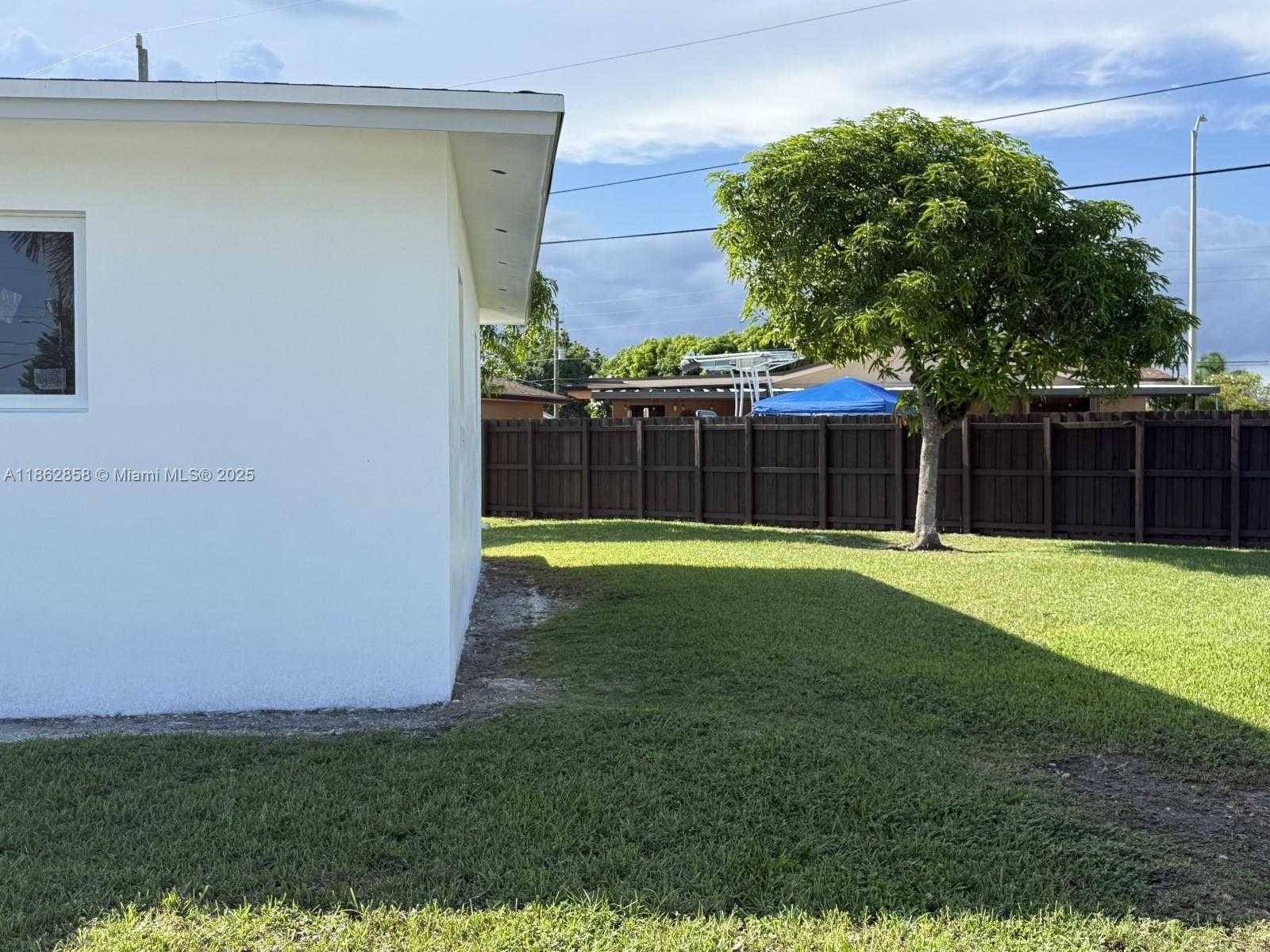 Small Image of 11805 SOUTH WEST 185TH ST, Miami Number 7