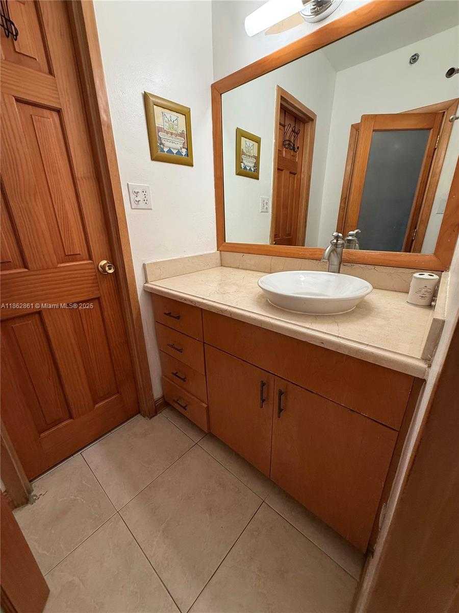 Small Image of 100 LINCOLN RD #1405, Miami Beach Number 11