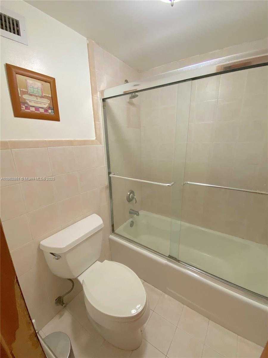 Small Image of 100 LINCOLN RD #1405, Miami Beach Number 12