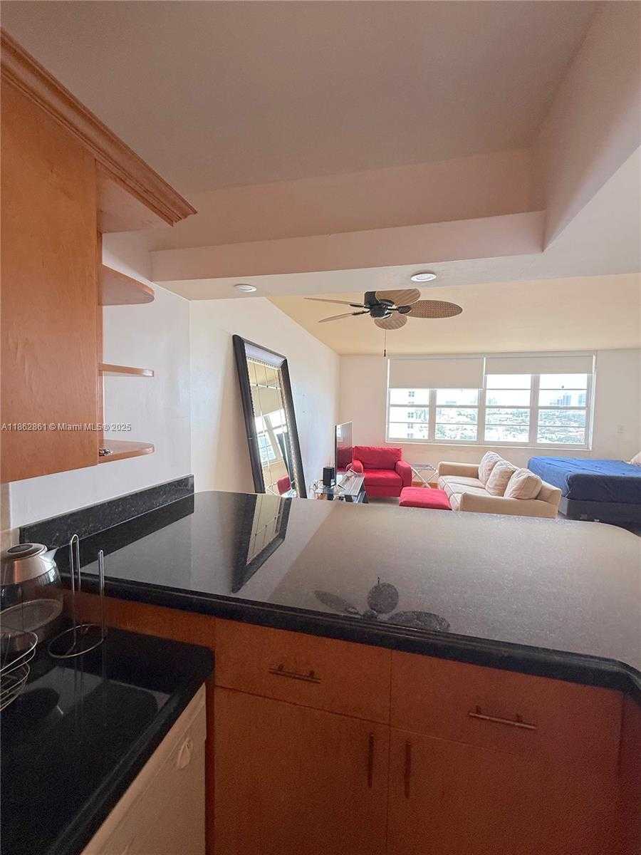 Small Image of 100 LINCOLN RD #1405, Miami Beach Number 8