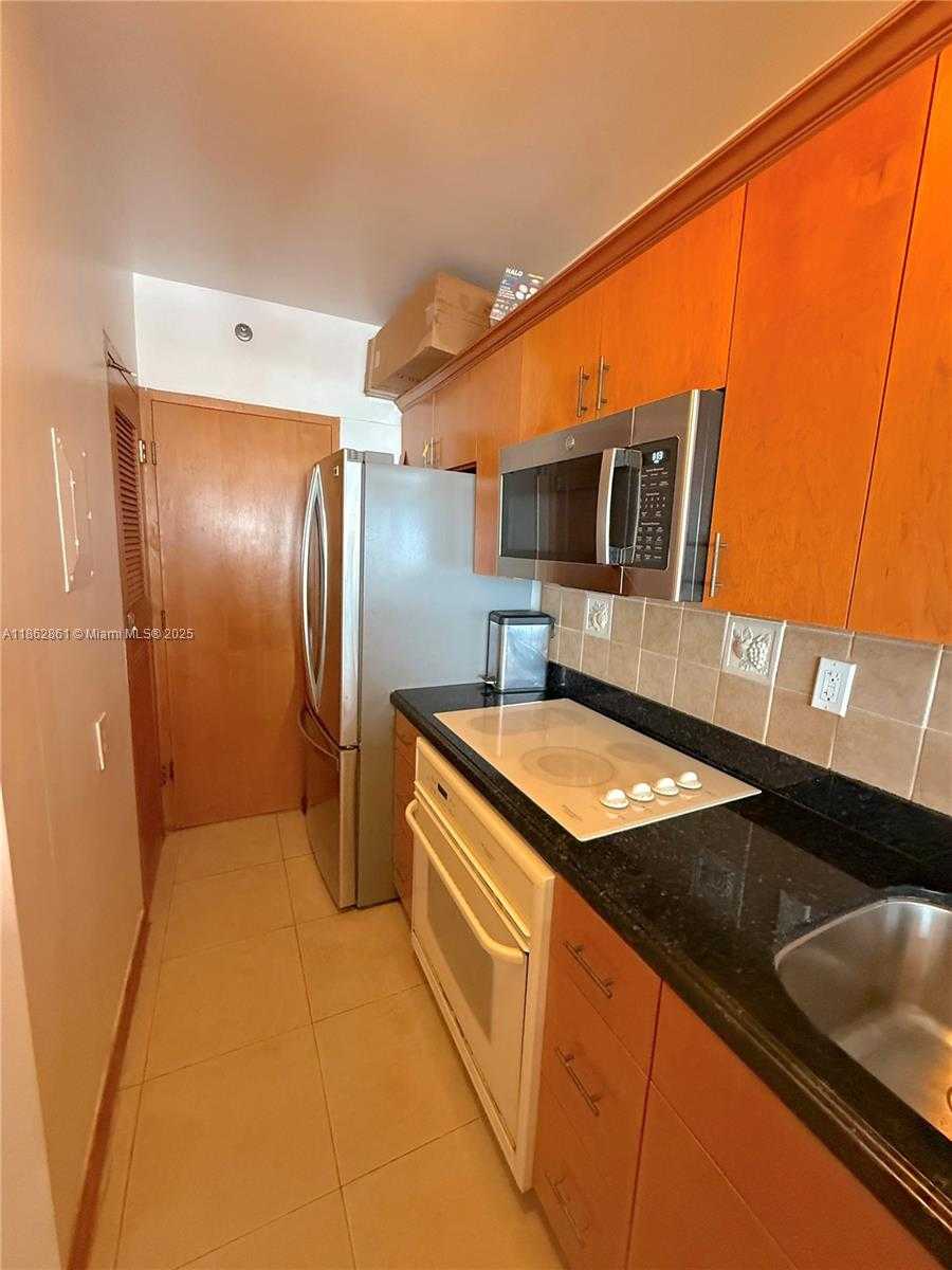 Small Image of 100 LINCOLN RD #1405, Miami Beach Number 9